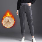 Pantalón de pana y forro polar con cintura elástica
